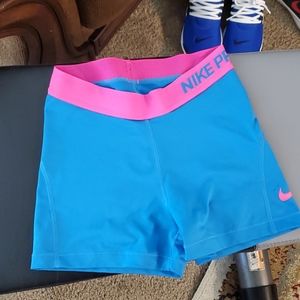 Nike pro